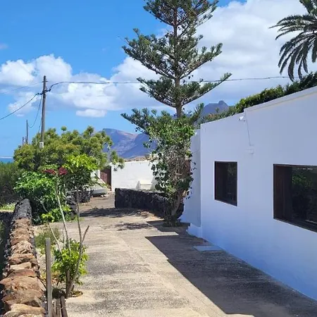 Casa Famara * Teguise (Lanzarote)