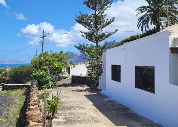 Casa Famara * Teguise (Lanzarote)